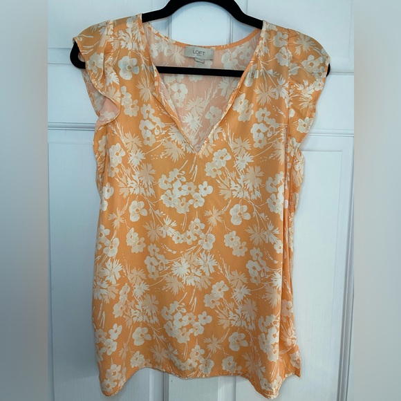 LOFT Tops - LOFT Orange/Peach Floral Flutter Sleeve Top - Size‎ Small S
